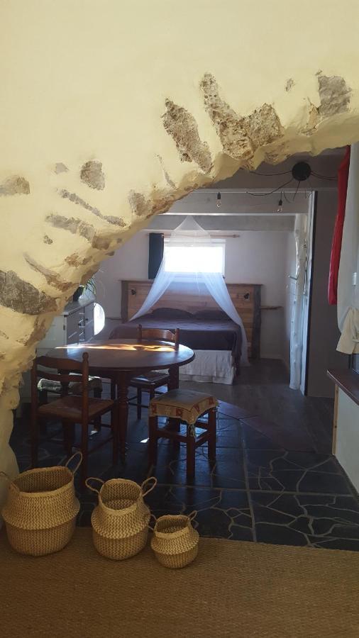 Gite Dans Ancienne Bergerie En Pleine Garrigue Fraissé-des-Corbières Bagian luar foto